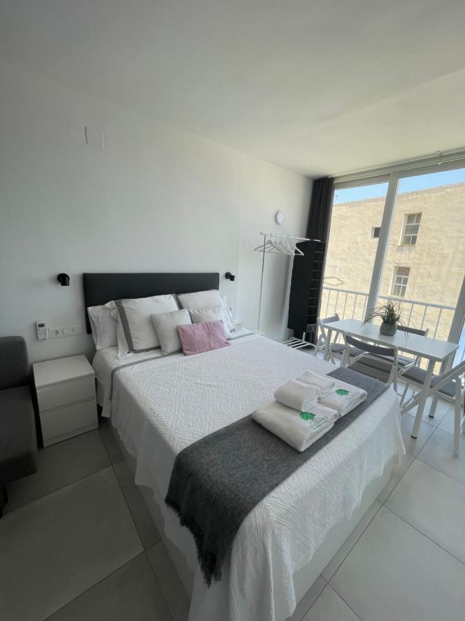 Apartamento Con Vistas Al Mar A Metros De La Playa Carihuela Soleil Appartement Torremolinos Buitenkant foto