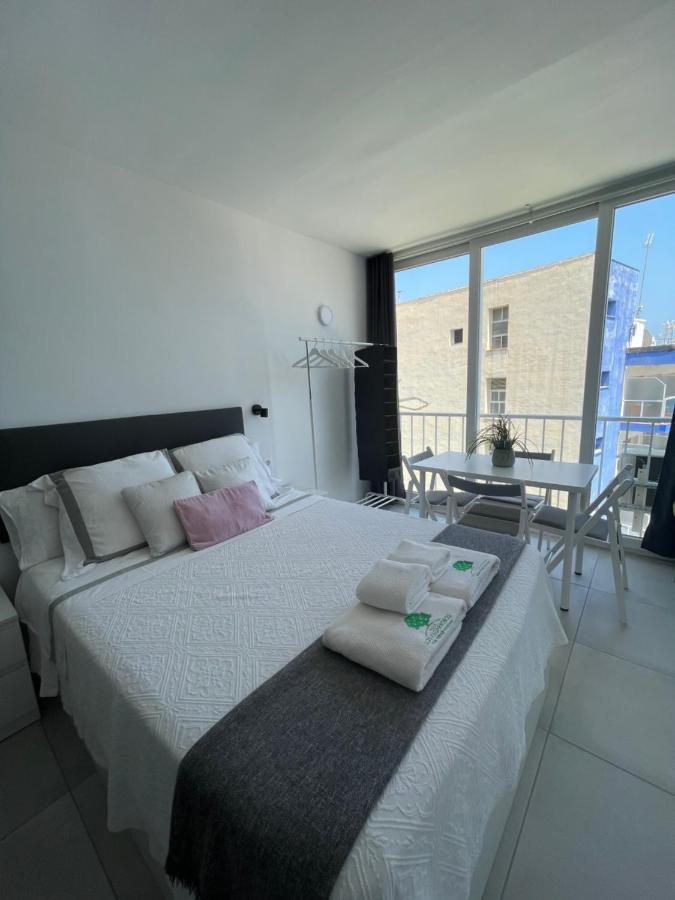 Apartamento Con Vistas Al Mar A Metros De La Playa Carihuela Soleil Appartement Torremolinos Buitenkant foto