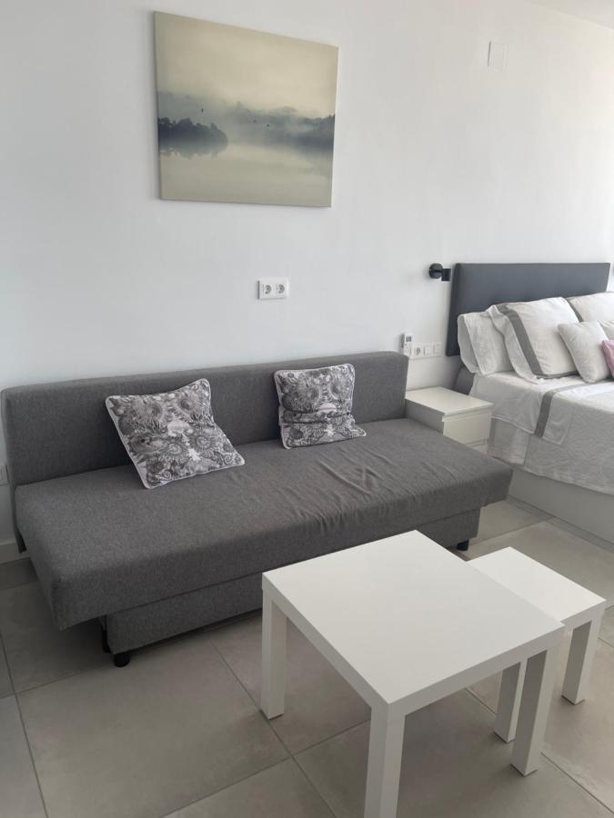 Apartamento Con Vistas Al Mar A Metros De La Playa Carihuela Soleil Appartement Torremolinos Buitenkant foto