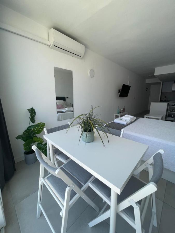 Apartamento Con Vistas Al Mar A Metros De La Playa Carihuela Soleil Appartement Torremolinos Buitenkant foto