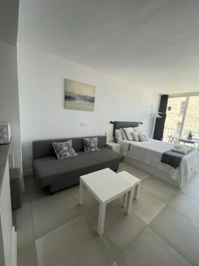 Apartamento Con Vistas Al Mar A Metros De La Playa Carihuela Soleil Appartement Torremolinos Buitenkant foto