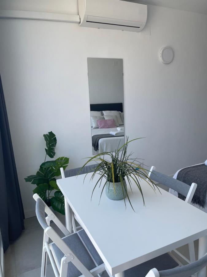 Apartamento Con Vistas Al Mar A Metros De La Playa Carihuela Soleil Appartement Torremolinos Buitenkant foto