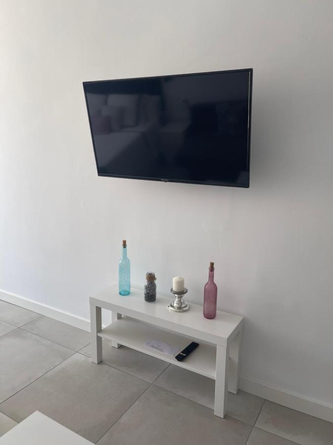 Apartamento Con Vistas Al Mar A Metros De La Playa Carihuela Soleil Appartement Torremolinos Buitenkant foto